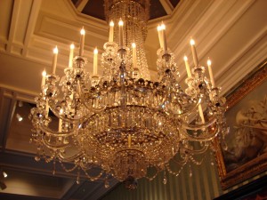 Chandelier_at_Chatsworth_House 